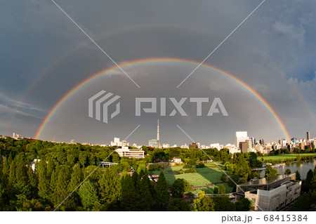 東京スカイツリーと虹 68415384