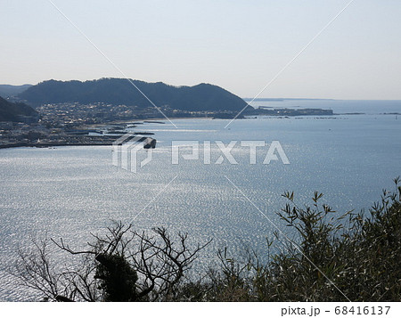 逗子市の大崎公園からの眺め(葉山港・森戸海岸・森戸大明神・裕次郎灯台) 逗子市の大崎公園からの眺め(葉山港・森戸海岸・森戸大明神・裕次郎灯台) 68416137