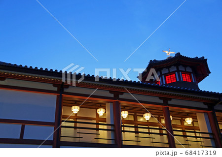 夕暮れの飛鳥の湯 68417319