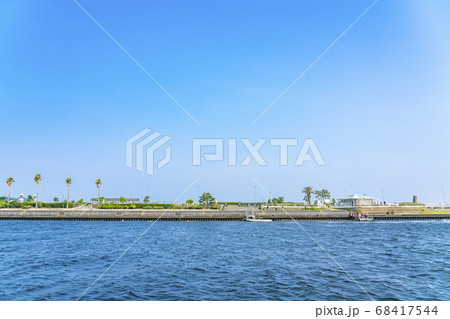 【神奈川県】江ノ島と海と青空 【神奈川県】江ノ島と海と青空 68417544