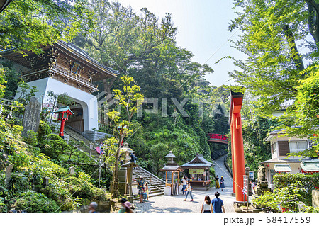 【神奈川県】江島神社の瑞心門と朱の鳥居 68417559