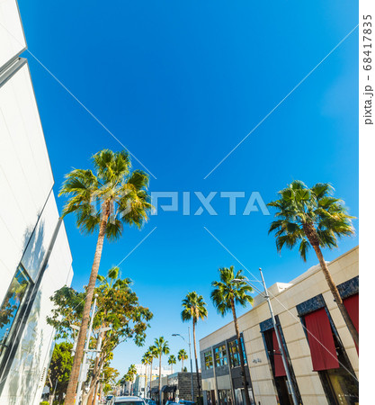 Clear sky over Beverly Hills 68417835