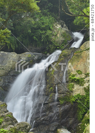 鹿児島県 奄美大島 アランガチの滝の写真素材