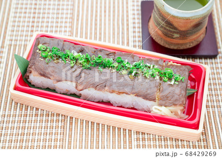 和牛の肉バッテラ 68429269