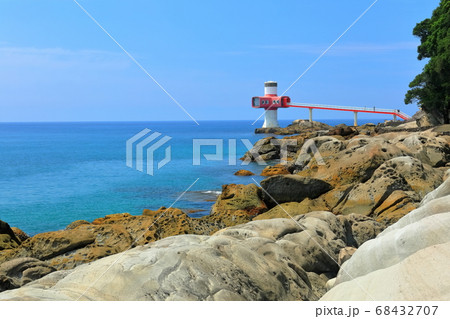 【高知県】晴天下の足摺海底館 68432707