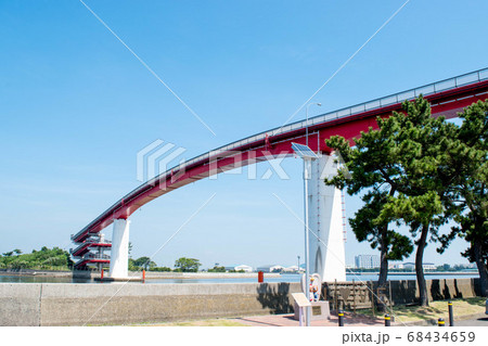 海を渡る歩道橋（中の島大橋） 68434659