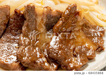 焼肉(カルビの中で上級といわれる希少部位「三角バラ」使用)。 68435868