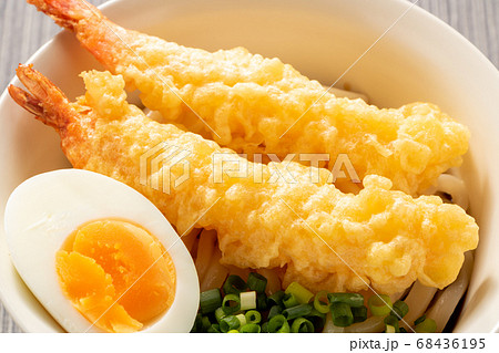 天ぷら(海老天2本)ぶっかけうどん。 68436195