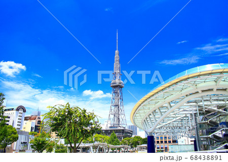 名古屋市、水の宇宙船とテレビ塔の風景 名古屋市、水の宇宙船とテレビ塔の風景 68438891
