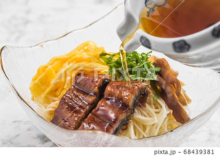 夏の味覚 うなぎ素麺 夏の味覚 うなぎ素麺 68439381