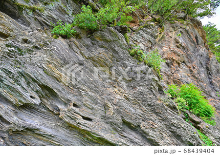 伽羅岩　鏡山　和歌の浦 68439404