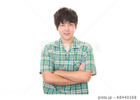 笑顔の男性 68440168