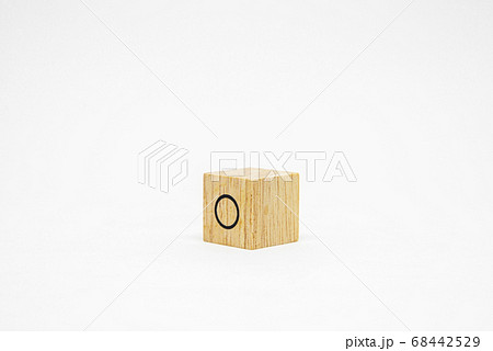 One O wooden block lay as isometric angle on white background for idea concept design 68442529