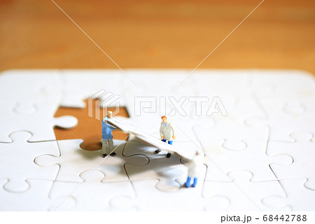 fix the puzzle on the table fix the puzzle on the table 68442788