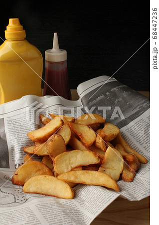 フライドポテト 68447236