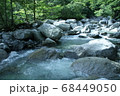 渓谷 68449050