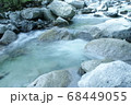 渓谷 68449055