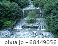 渓谷 68449056