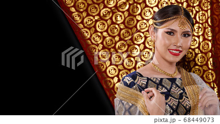 India Traditional costume Wedding bride dress on India Traditional costume Wedding bride dress on 68449073