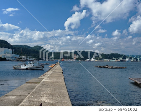 相生湾の西側坪根漁港から見た相生湾の風景 68451002