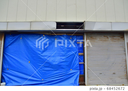 強風被害を受けた建物やハウス 68452672