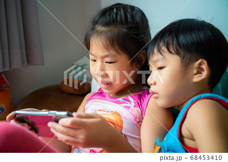 Children friend girls and boy group playing Children friend girls and boy group playing 68453410