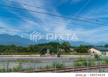 JR日野春駅から見た南アルプス JR日野春駅から見た南アルプス 68454636