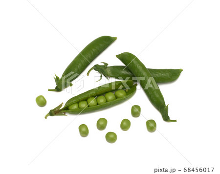 Fresh peas isolated on white background 68456017