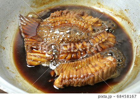 煮魚、かすべの煮つけ、調理シーン 煮魚、かすべの煮つけ、調理シーン 68458167