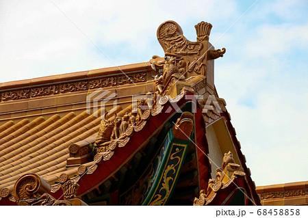 Chinese Temple Roof Apex Detail Chinese Temple Roof Apex Detail 68458858