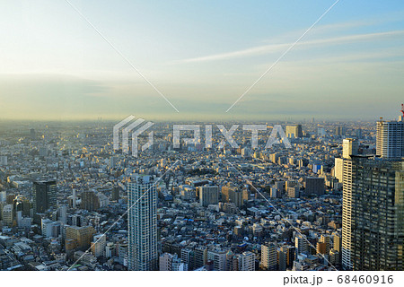 東京都庁から都市の夕景 東京都庁から都市の夕景 68460916