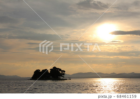 夜間撮影ではありません。夕焼けです 68461159