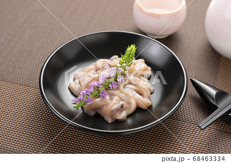 おいしいスルメイカの塩辛と日本酒で、今日も絶好調♪ おいしいスルメイカの塩辛と日本酒で、今日も絶好調♪ 68463334