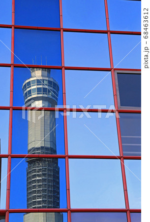 人形の家に映り込む横浜マリンタワー5 68463612