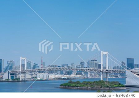 お台場から見るレインボーブリッジと東京都心の風景 お台場から見るレインボーブリッジと東京都心の風景 68463740