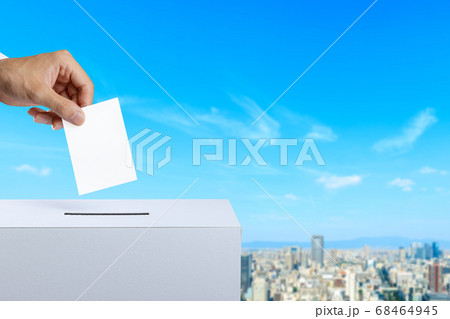 選挙の投票 68464945