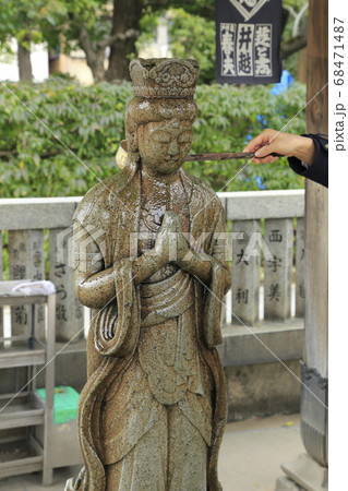 柴又帝釈天（帝釈天題経寺）　御神水と浄行菩薩 68471487