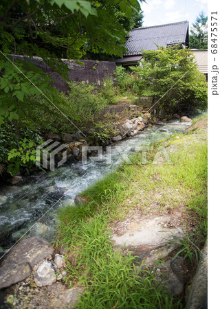 日本一の湧出量を誇る 草津温泉 標高10mに広がる山の中の温泉の写真素材