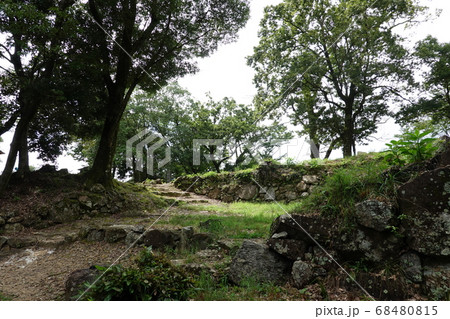 美濃金山城(本丸小天守下の穴蔵跡) 美濃金山城(本丸小天守下の穴蔵跡) 68480815