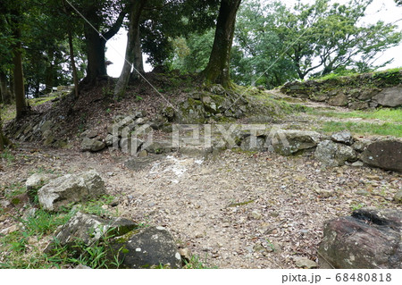 美濃金山城(本丸小天守下の穴蔵跡) 美濃金山城(本丸小天守下の穴蔵跡) 68480818