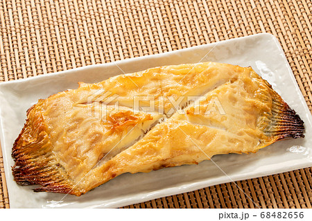 カレイの塩焼き の写真素材