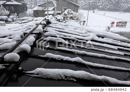 消雪パイプ(屋根)降雪04 消雪パイプ(屋根)降雪04 68484942