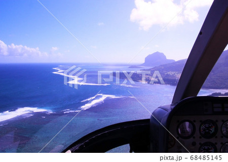 モーリシャスのルモーン山の上空　Aerial View of Le Morne Mauritius 68485145