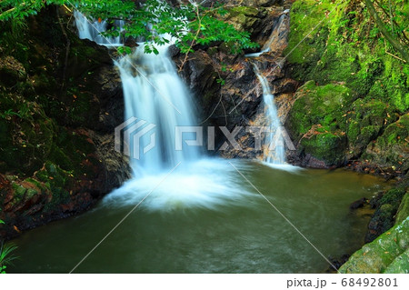 月ヶ瀬にあるしょうめんの滝 月ヶ瀬にあるしょうめんの滝 68492801