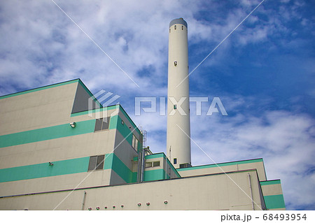 青空と清掃工場 68493954