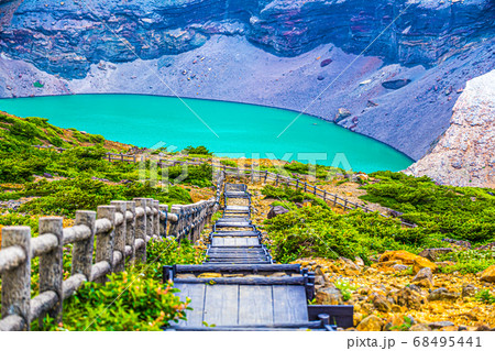 曇り空の蔵王お釜 曇り空の蔵王お釜 68495441