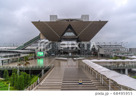 日本の東京都市景観 人影がない東京ビッグサイト(延期の東京五輪開幕まで、きょうで1年)=7月23日 日本の東京都市景観 人影がない東京ビッグサイト(延期の東京五輪開幕まで、きょうで1年)=7月23日 68495955