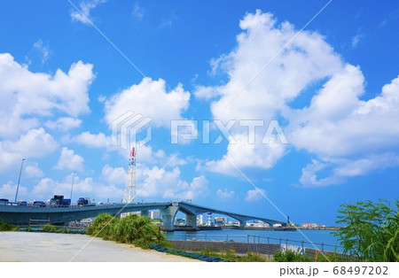 青空と橋 68497202
