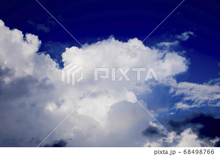 夏の空と雲と虹 夏の空と雲と虹 68498766