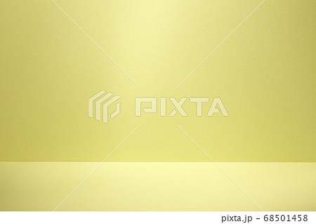 濃淡のあるカラーペーパーの背景 68501458